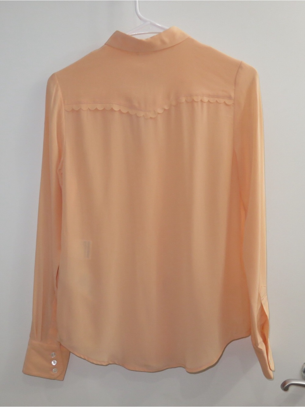 Levi's 100% Silk Collar Button-Down Top - Picture 2 of 11